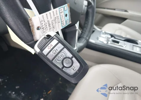 2019 Ford Fusion Hybrid Sel z USA, uszkodzony, nr VIN 3FA6P0MU2KR192839